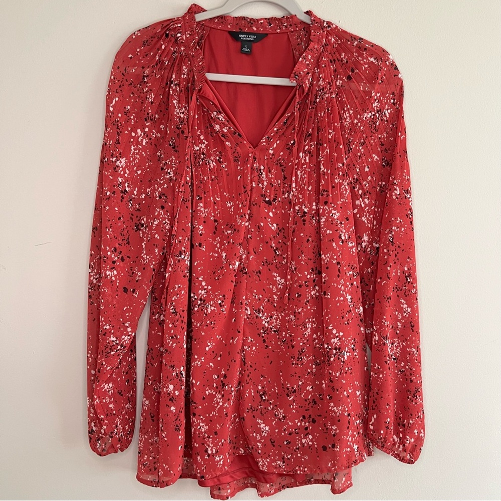 Simply Vera Vera Wang blouse, Size Large. Like new.